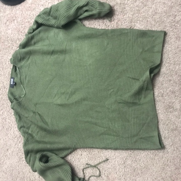 Cute top - Picture 1 of 2